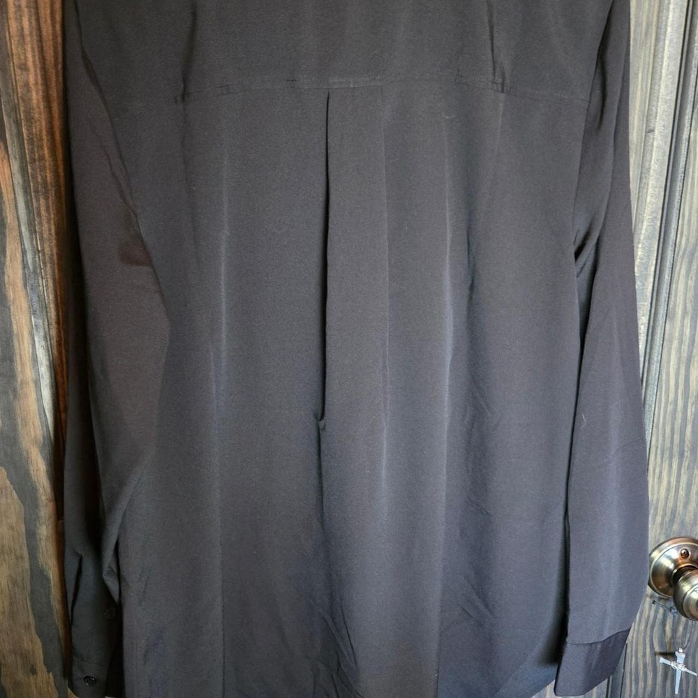 #28- Black Isaac Mizrahi Live! button-up shirt in size 12 - Picture 3 of 3